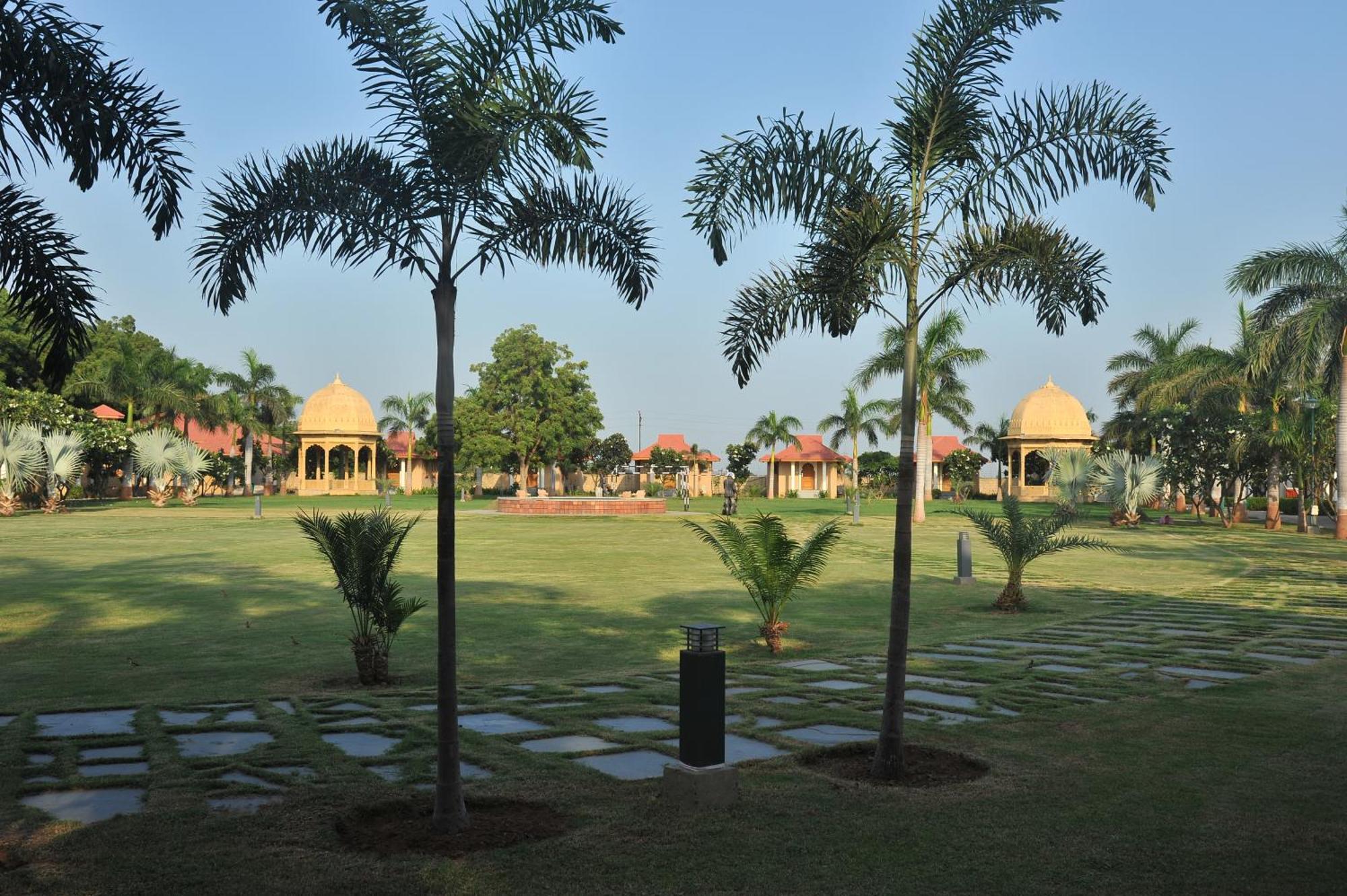 Holiday Resort & Spa A Unit Of S Poddar Group Gandhidham Exterior photo
