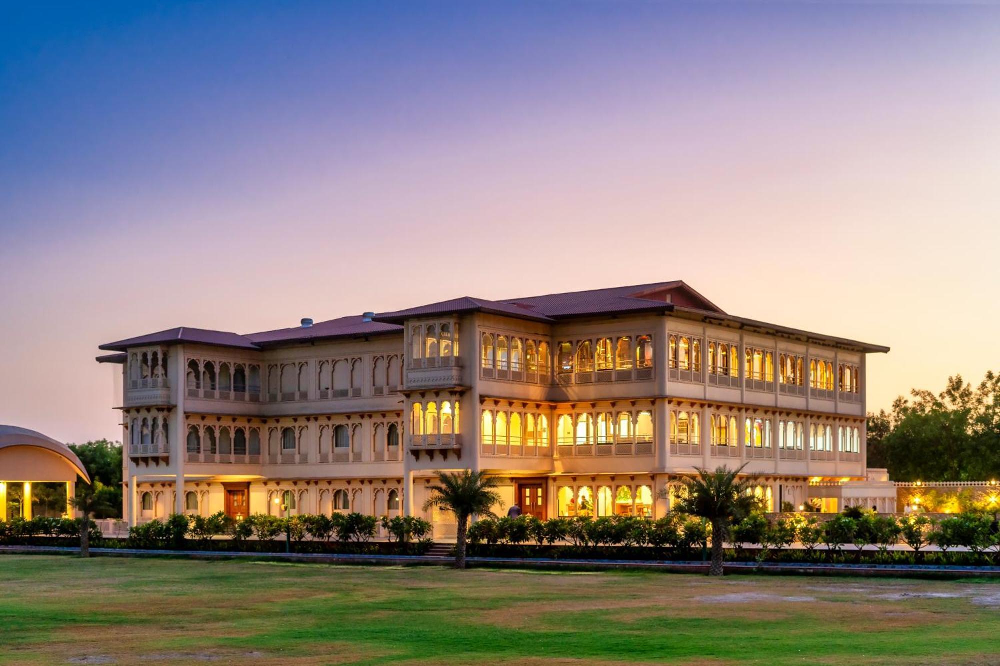 Holiday Resort & Spa A Unit Of S Poddar Group Gandhidham Exterior photo
